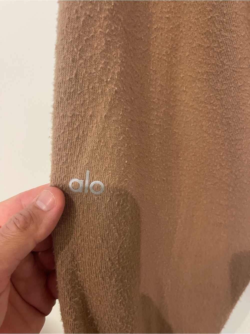ALO Yoga Soho Joggers Toasted Almond Size: MEDIUM MSRP: $98 - Picture 9 of 9